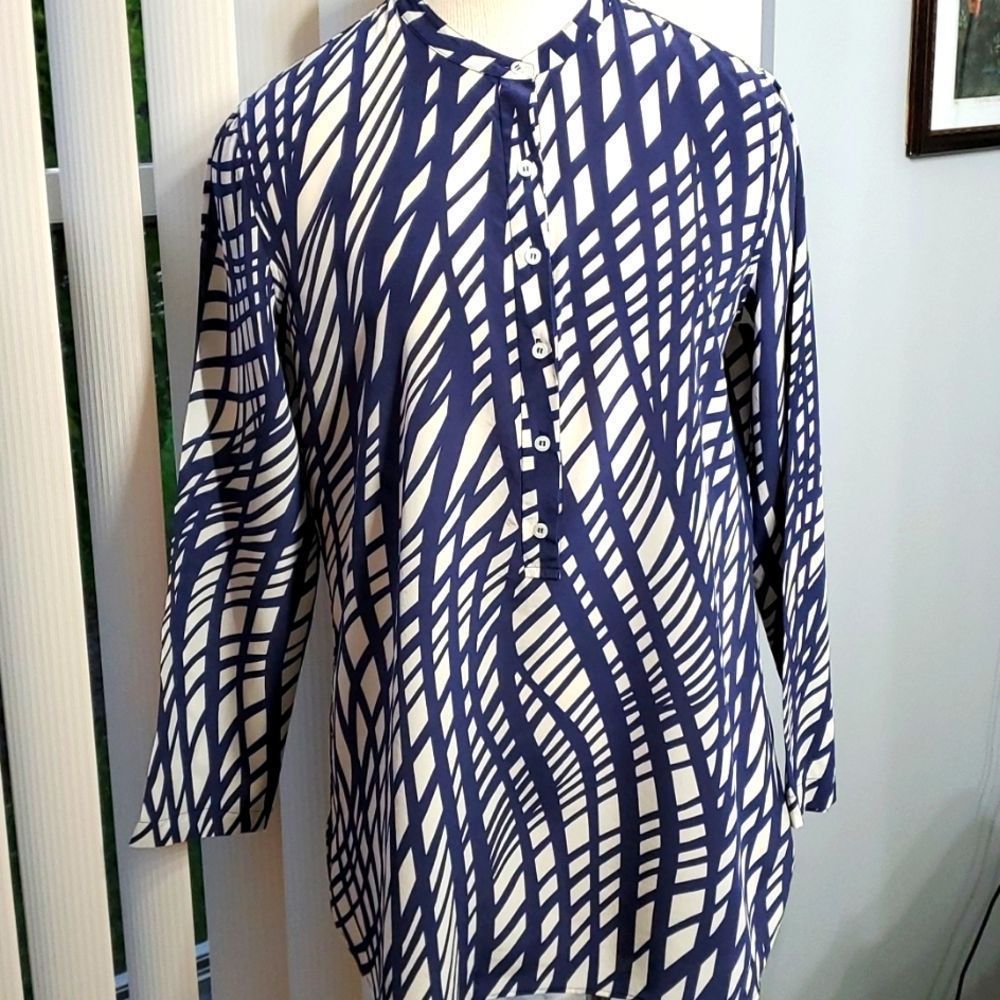 Aspersions silk blouse, long sleeves.  Italy. Blue and white design. Sz 12 (44)